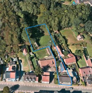 Ontdek deze veelzijdige eigendom met handelszaak en ruime woonst met idylische tuin, centraal gelegen in het hart van Oosteeklo ! Deze eigendom...