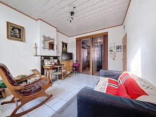 Meergezinswoning met koer met achteruitgang naar de zijstraat op wandelafstand van het centrum van Nieuwpoort-Stad nabij de Kaai en de Grote...