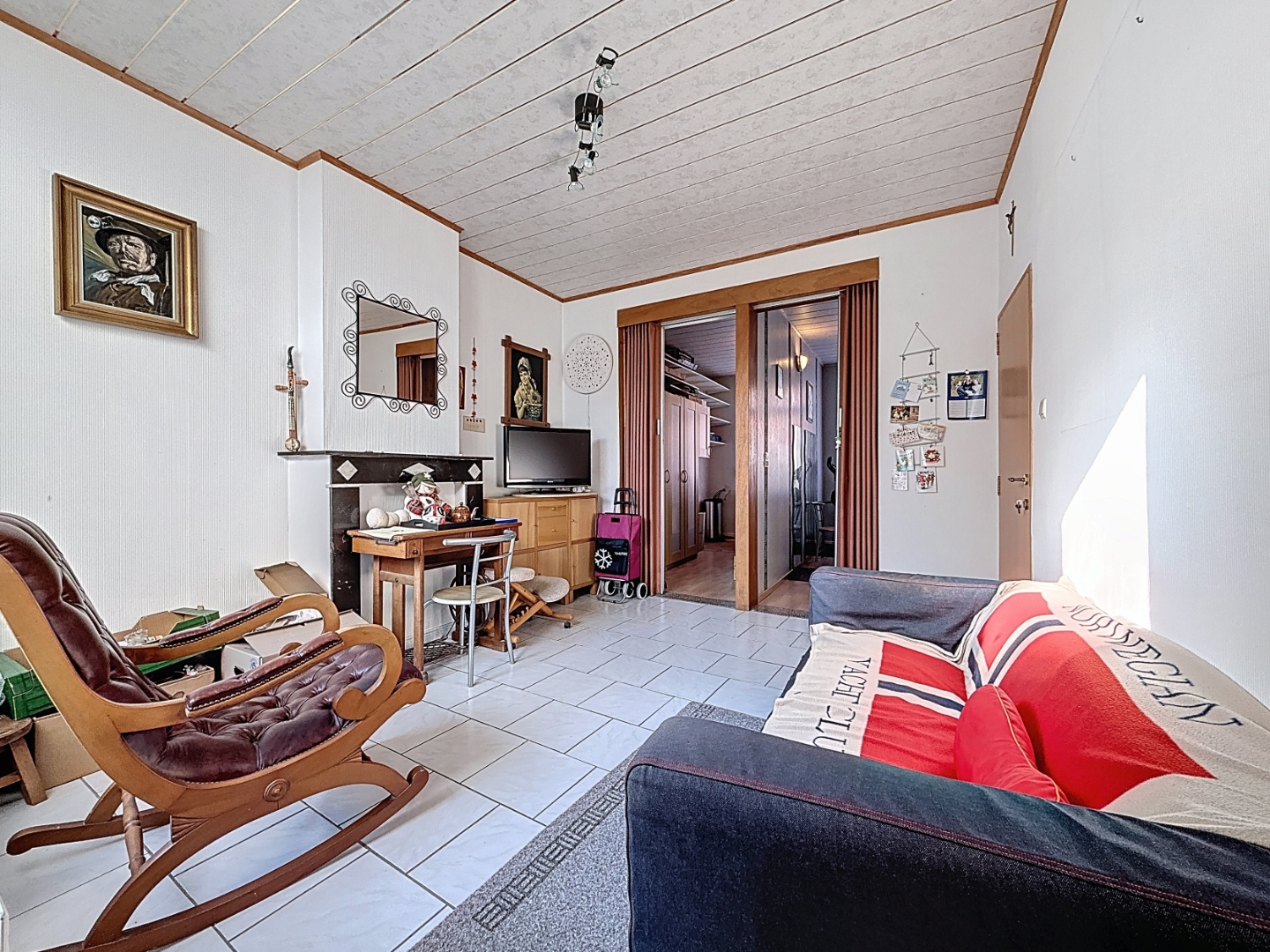 Grote gezinswoning met koer op centrale ligging te Nieuwpoort-Stad - foto 2