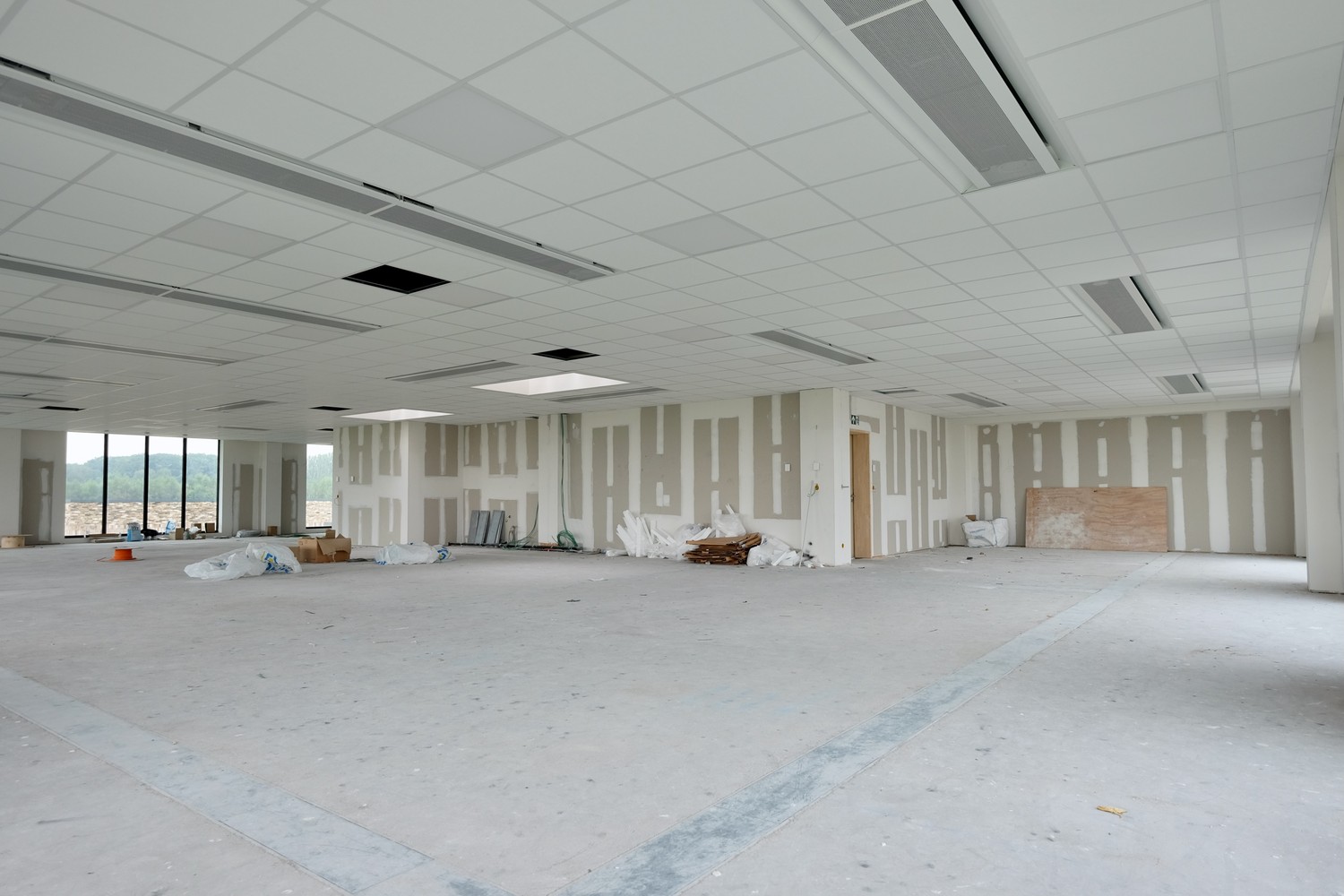 TE HUUR: Nieuwbouw kantoorruimte van 110 m2 - foto 1