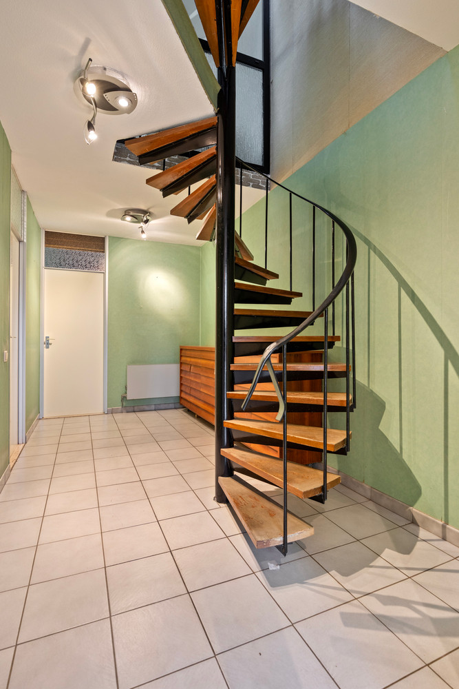 In de wijk 'Langbaanvelden' ligt deze te renoveren bel-étagewoning met 3 tot 4 slks, garage en tuin! - foto 5