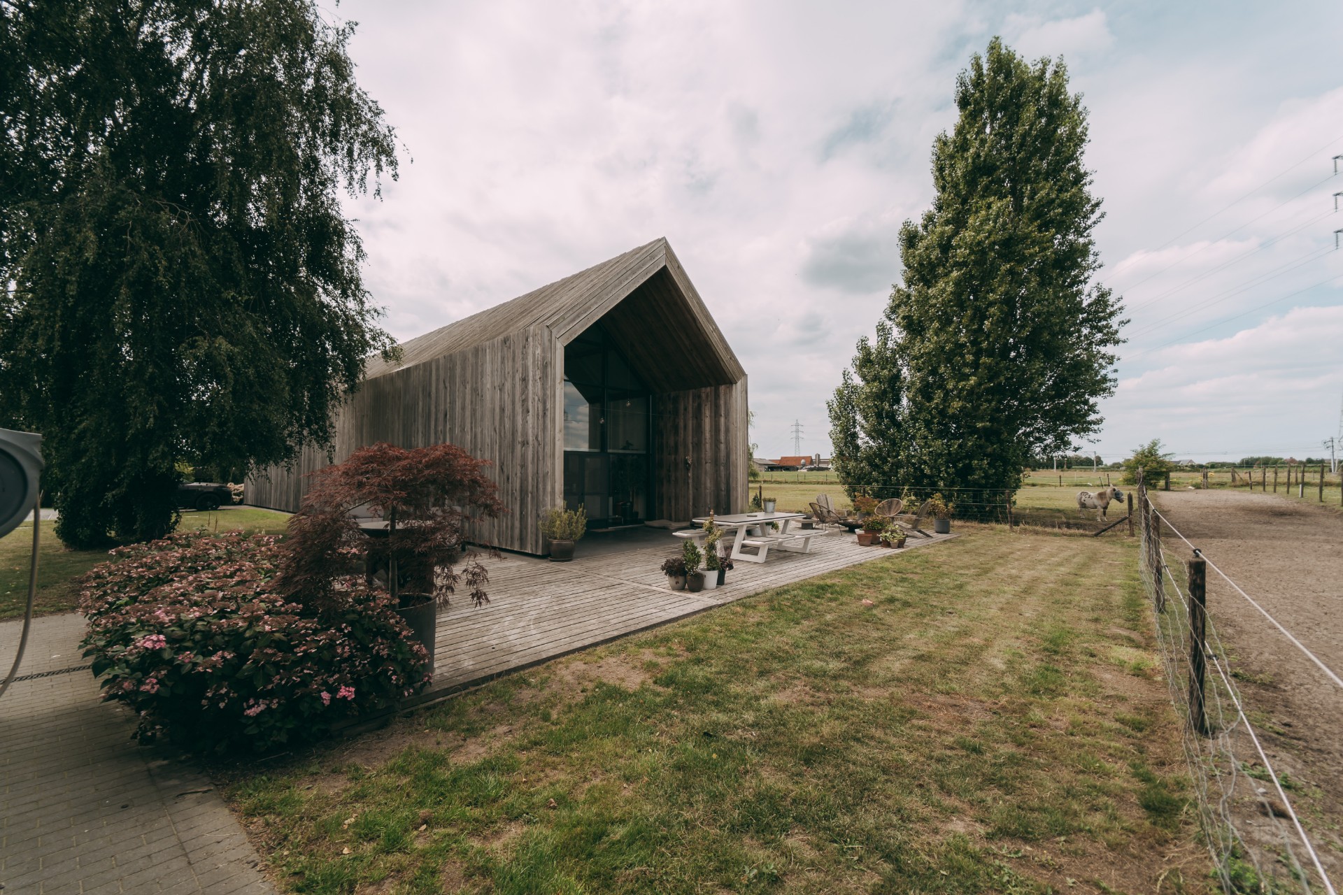 Exclusief vastgoed – prachtig gelegen, volledig omringd door groen. - foto 2