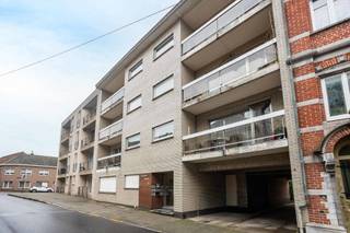 Unieke opbrengsteigendom uit 1978 bestaande uit 7 appartementen en 20 garageboxen! Het pand omvat zeven ruime appartementen met in totaal...