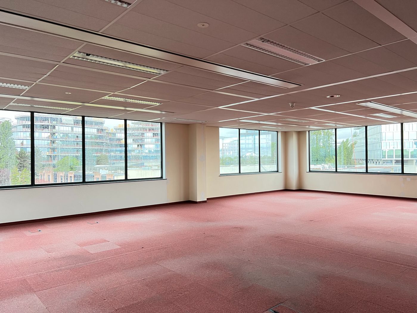1.200 m² de bureaux haut de gamme près de l'E40 - photo 4