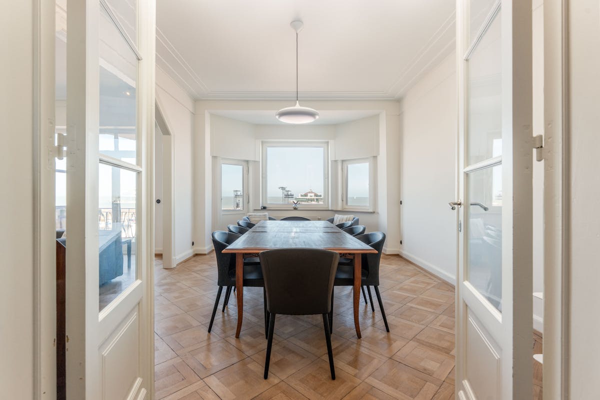 Unique, historic and spacious apartment for sale on the seafront - photo 3