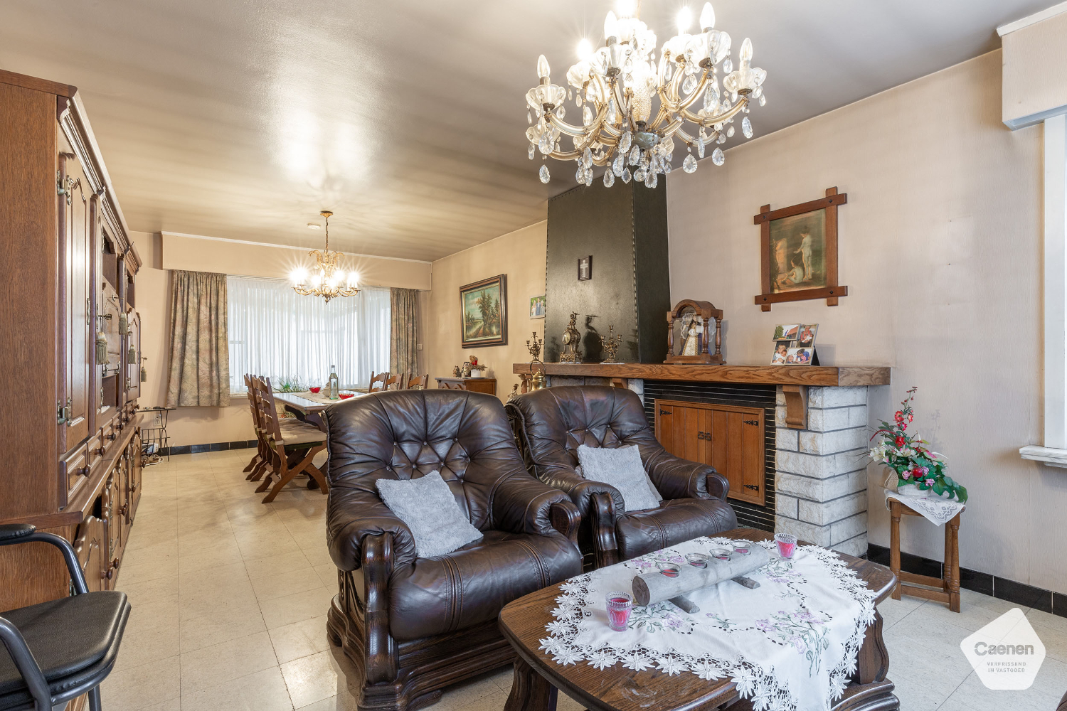 TE RENOVEREN HALF-OPEN WONING MET GARAGE EN 3 SLAAPKAMERS - photo 2