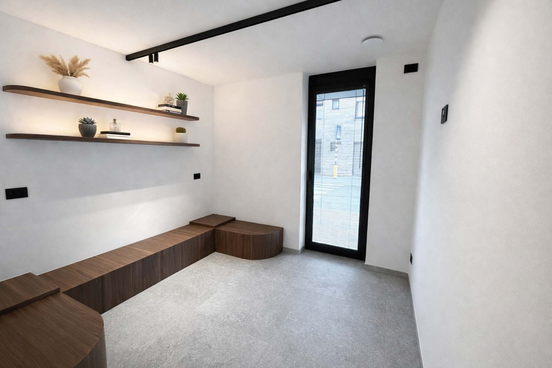 NIEUWE PRAKTIJKRUIMTE + WACHTZAAL NABIJ CENTRUM WAKKEN (DENTERGEM) - foto 3