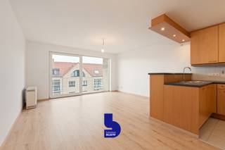 Ontdek dit instapklare en uitstekend onderhouden appartement op de derde verdieping van de jonge residentie “De Vier Seizoenen”. Gelegen in...