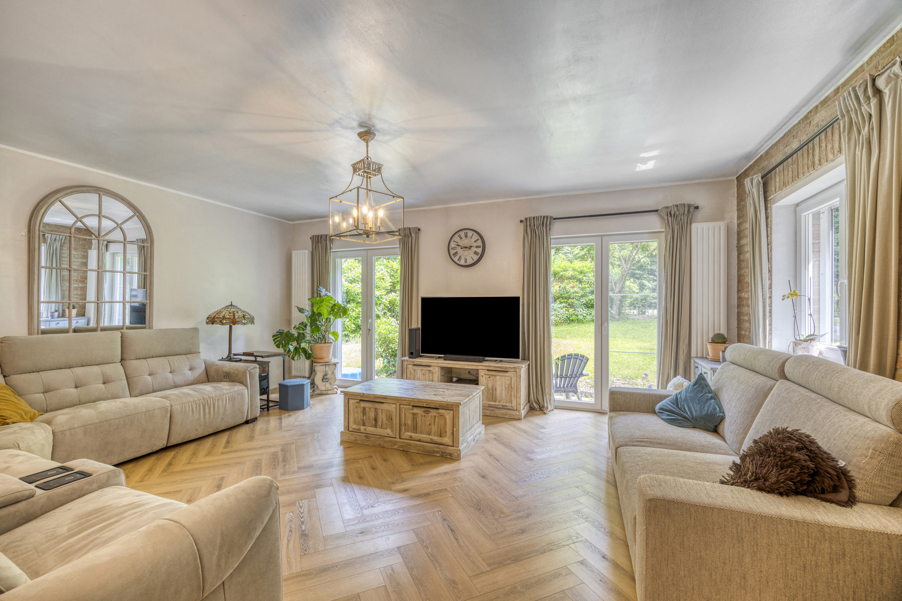 Zeer ruime gerenoveerde woning (± 398 m²) op een perceel van ± 60 are in het prestigieuze Bois de Strihoux - foto 4