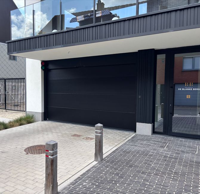 Gesloten garagebox in residentie Blanke Berg te Uitkerke - foto 3