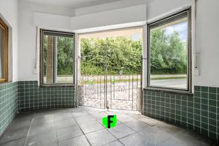 Gelegen in een rustige en kindvriendelijke buurt, dichtbij scholen, winkels en openbaar vervoer, biedt deze gezinswoning het ultieme wooncomfort.Bij...