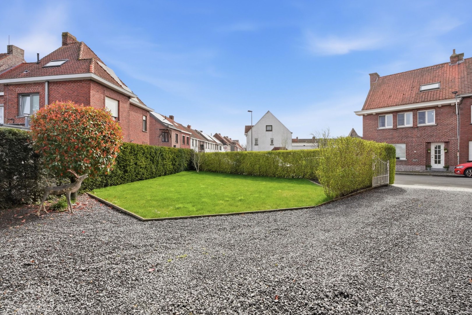 Grote halfopen woning met mogelijks 4 kamers, garage, zonnepanelen en tuin - foto 4