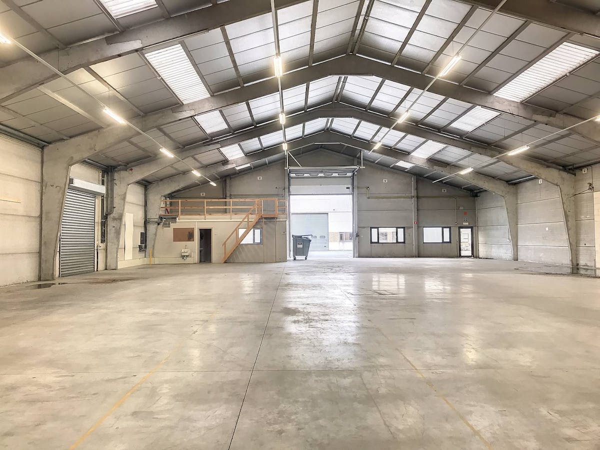 Warehouse for rent in Kuurne - photo 2