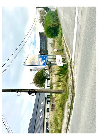 TE KOOP – Bouw- of projectgrond in het hart van PervijzeOp de hoek van de Pervijzestraat en de Oude Diksmuidestraat bieden wij deze veelzijdige...