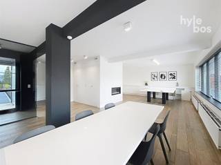 Commercial à louer à Saint-Nicolas