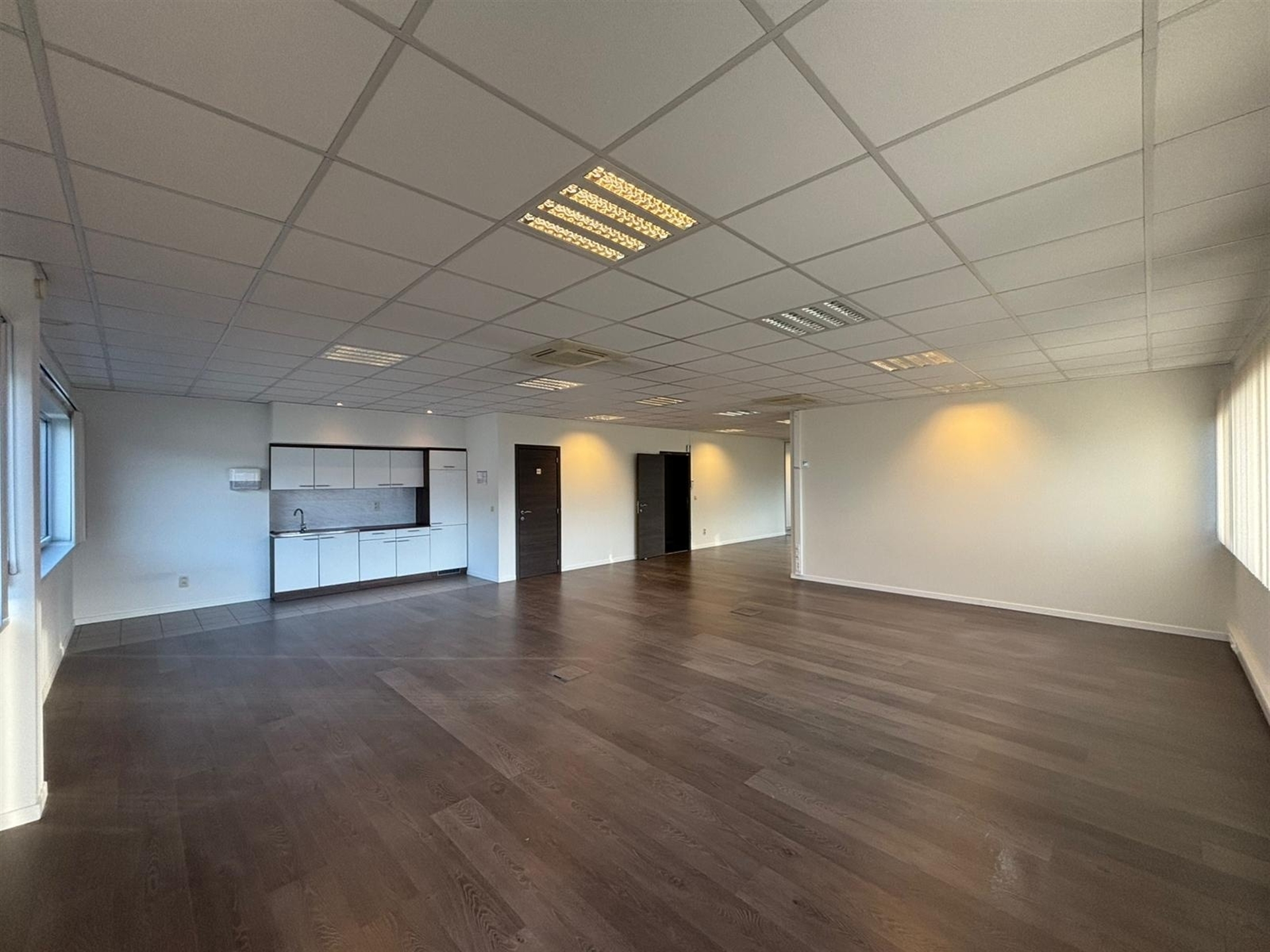 Ruime kantoor/bureauruimte te Merchtem  - foto 3