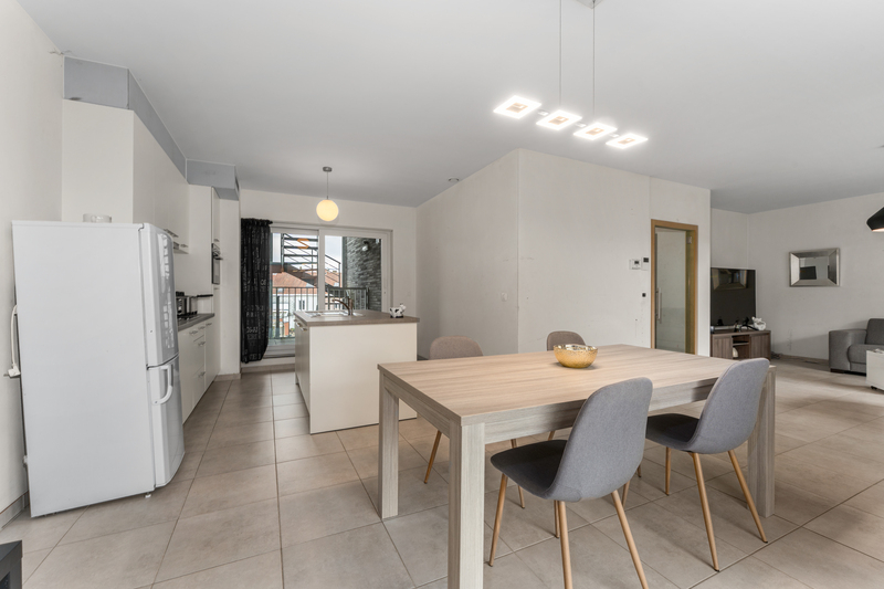 Nabij centrum Roeselare : recent  2 slaapkamers en twee terrassen in de Residentie El Palmar. Totale oppervlakte 138,43 m². - foto 3