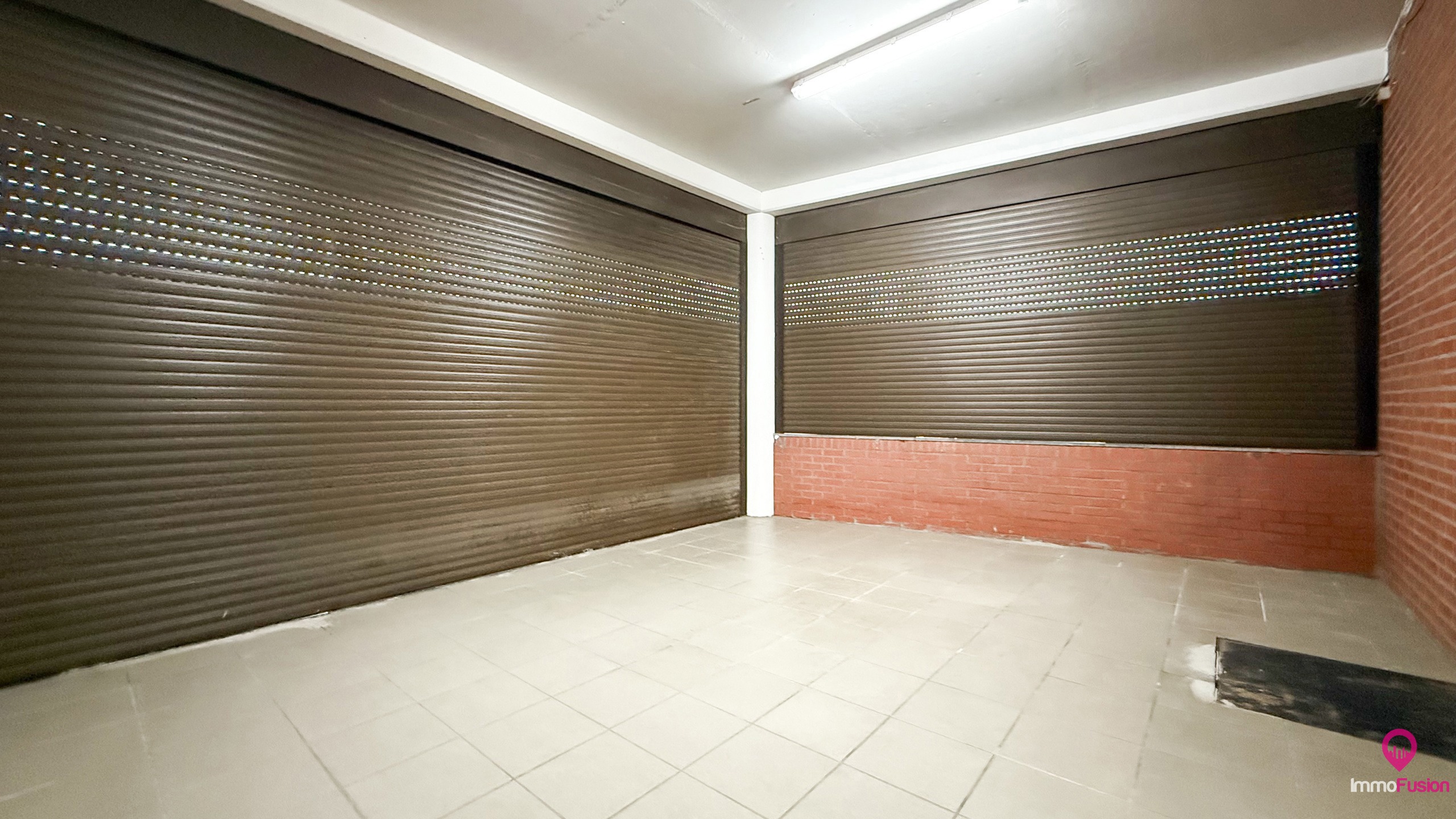 Handelspand met woonst op zeer goede commerciele ligging! - foto 4