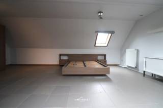 Bent u op zoek naar een (ruim) duplex appartement met 2-3 slaapkamers én een ruim terras met een prachtig uitzicht over de achterliggende velden,...