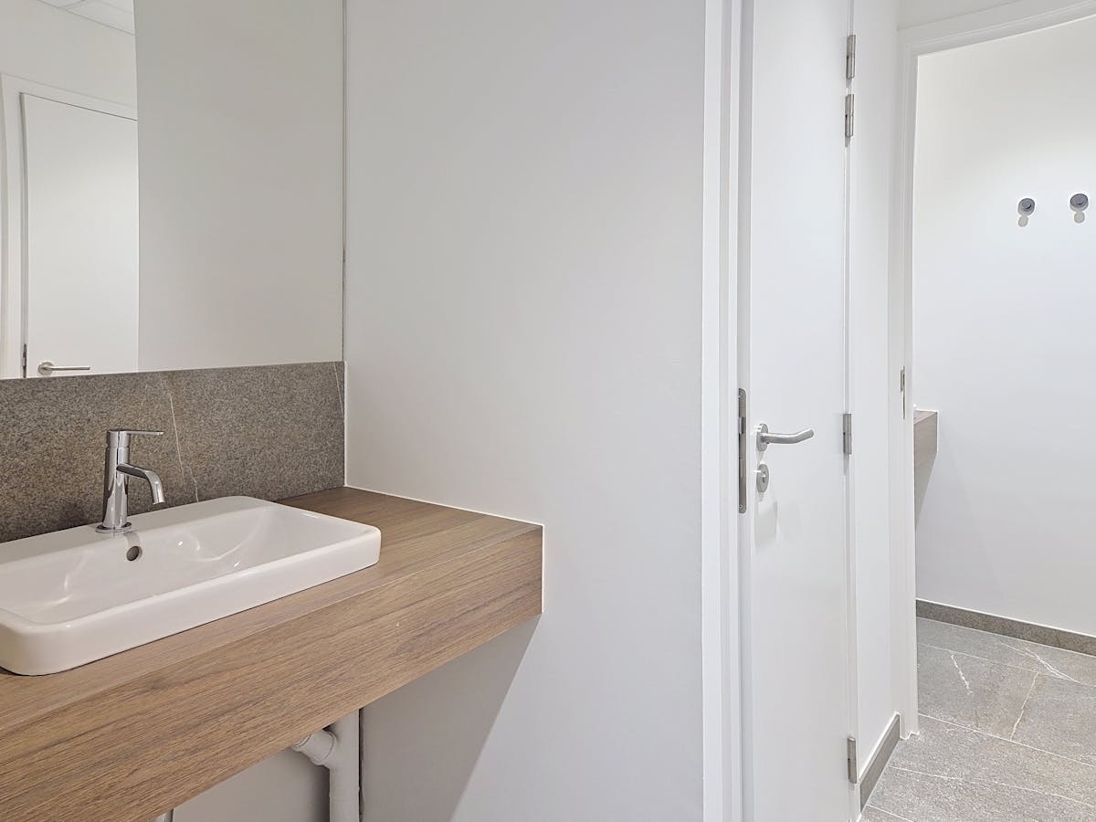 Kantoren (132 m²-174 m²) aan Kortrijksesteenweg in Sint-Martens-Latem - foto 4