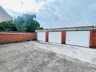 Menen - Garage te huurOppervlakte 30 m²Prijs 110 euro per maandGarage op 1ste verdieping...