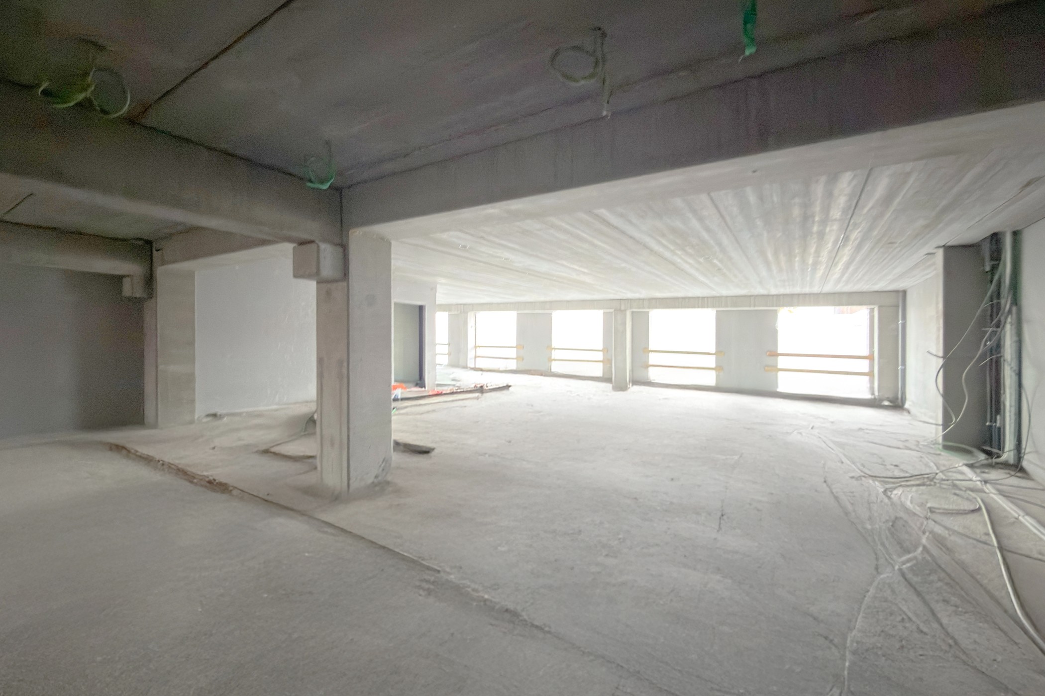 Nieuwbouw afgewerkte kantoorruimte van 295m² met terras in Aalter - foto 5