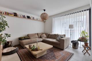 immo DAVID stelt dit recent gelijkvloers tweeslaapkamerappartement voor op een toplocatie. Het appartement maakt deel uit van een kleinschalig...