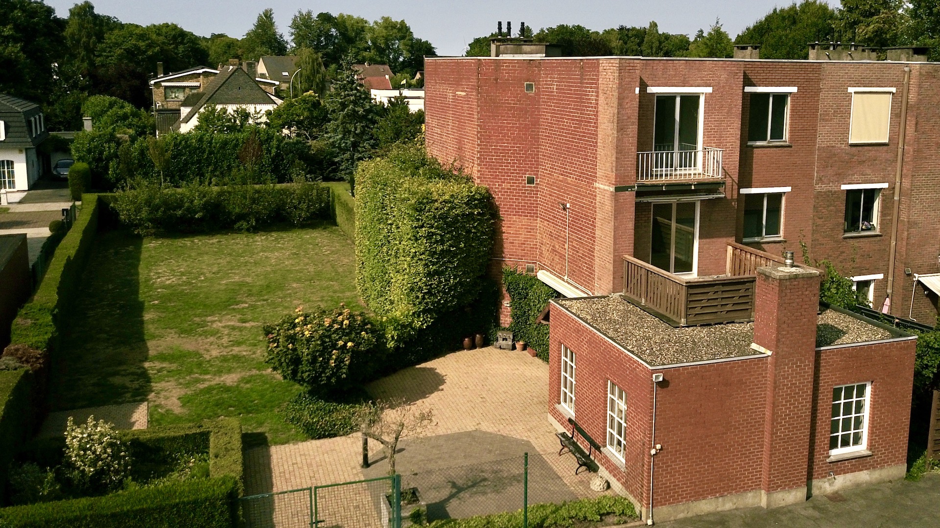 Volledig pas gerenoveerd, instapklaar app met 2 slpk en terras voor 175000 EUR - foto 3