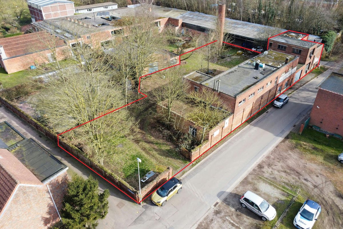 Industrial building to renovate in Noeveren 257 in Boom - photo 1