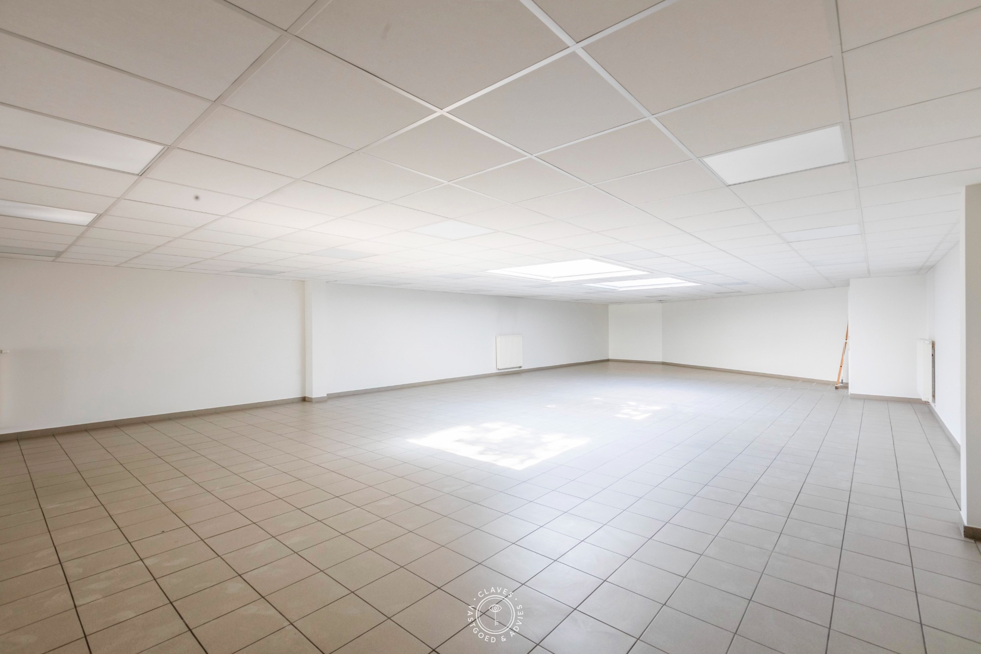 Handelspand met ondergrondse autostaanplaatsen - foto 5