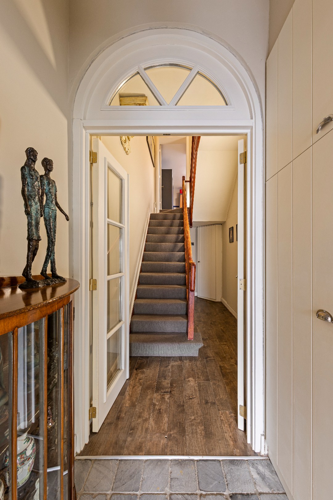 Beautiful commercial property with residence in Mol - photo 2