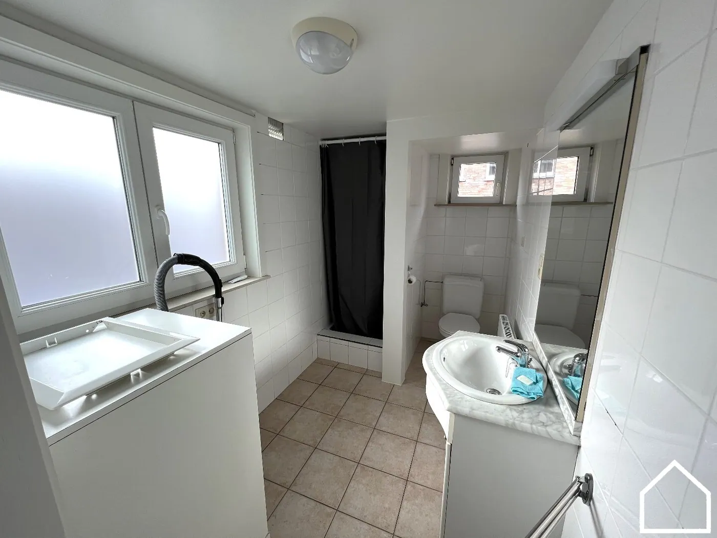 RECENT VERNIEUWDE GEMEUBELDE STUDIO VLABIJ HET STATION IN IEPER - foto 5