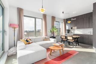 Bent u op zoek naar een mooi onderhouden appartement, met EPC A, gelegen op een TOPlocatie? Lees hier dan zeker even verder!2deV: Bij het binnen...