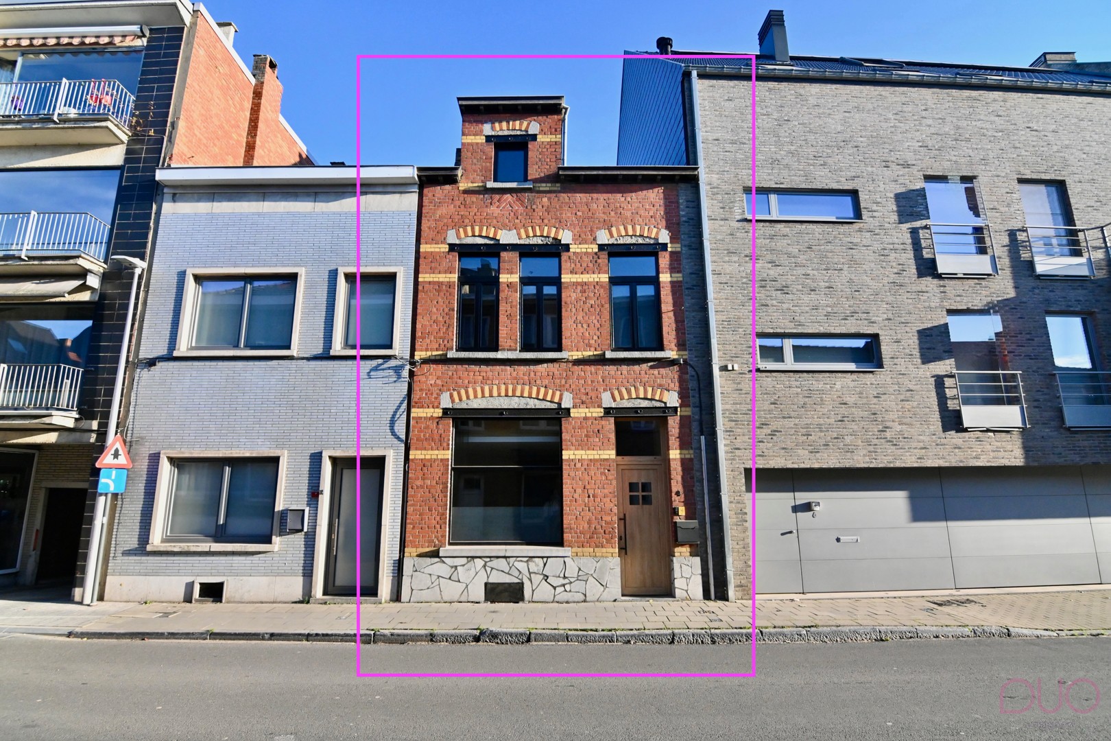 Instapklare woning in hartje Sint-Truiden met gezellige stadstuin en garage - foto 1