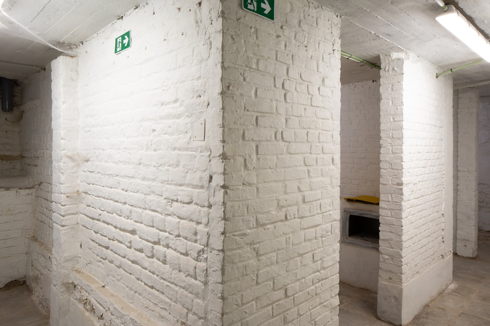 Gelijkvloerse handelsruimte op centrale ligging met uitzonderlijke visibiliteit - foto 5