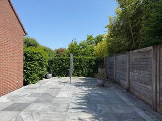 Verzorgde woning met alle comfort bestaande uit een inkomhall, grote living, aparte ingerichte keuken, 3 slaapkamers + badkamer op...