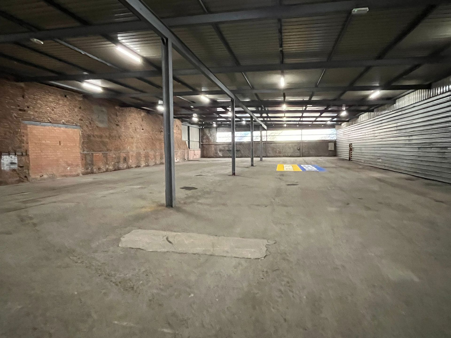 Magazijn Unit 12 van 1.207 m² centraal tussen A12 en E19 (geen poort) - foto 3