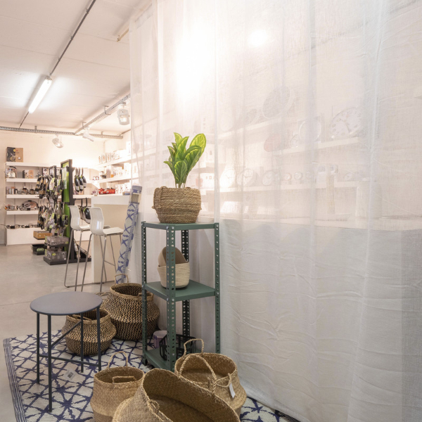 ** COMPROMIS IN OPMAAK ** - Modern magazijn / showroom met mezzanine en parking - photo 5