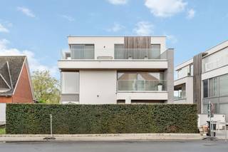 Op een rustige locatie nabij het centrum van Putte bevindt zich dit energiezuinig appartement met 1 slaapkamer en 2 ondergrondse parkeerplaatsen...