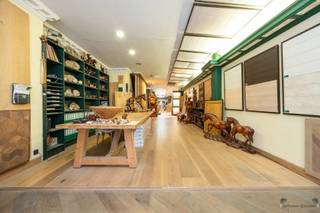 Uniek royaal handelshuis in centrum Antwerpen Deze prachtige galerijwoning bevindt zich op een absolute toplocatie. Door de centrale ligging geniet...