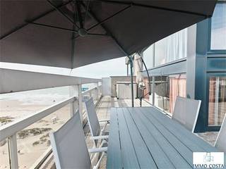 Te koop: lichtrijk appartement op de 10de verdieping van residentie Brazilia, uniek gelegen op een hoek. Dit pand beschikt over zeer ruime...