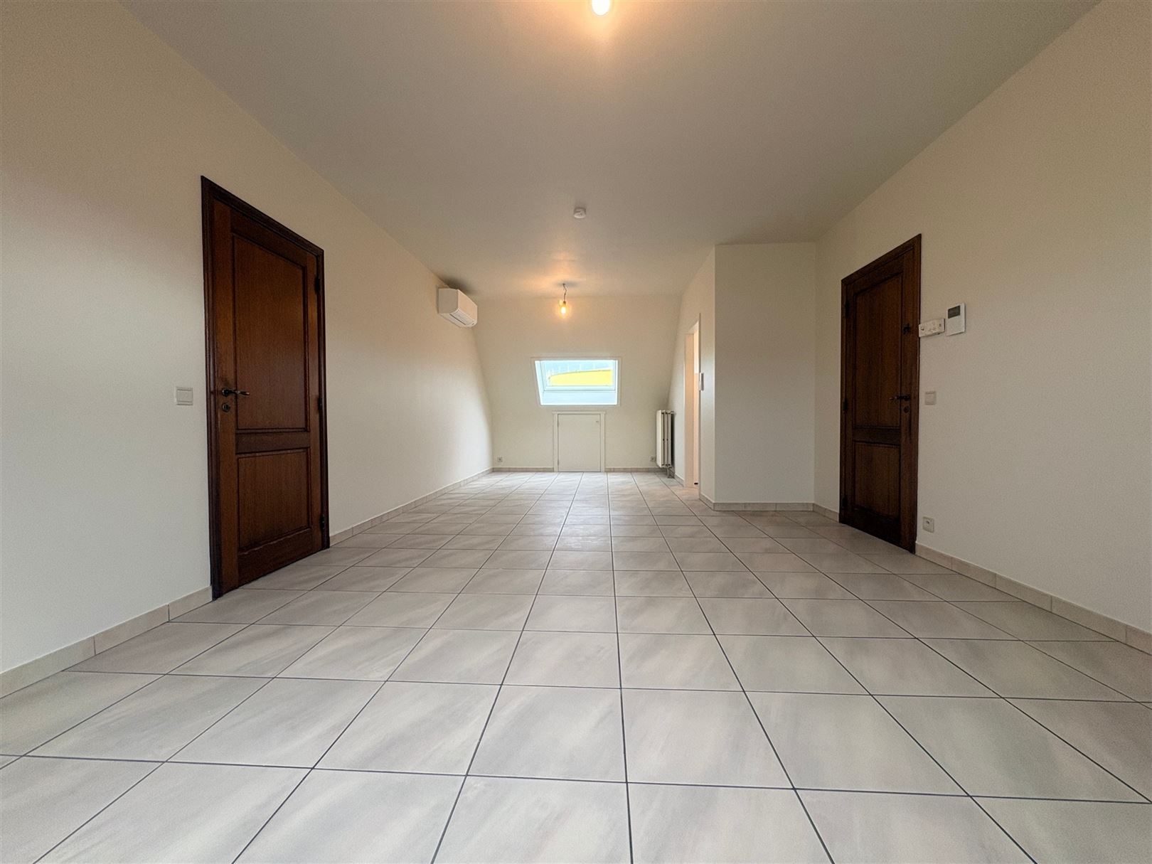 Instapklaar volledig gerenoveerd appartement met garage.  - foto 2