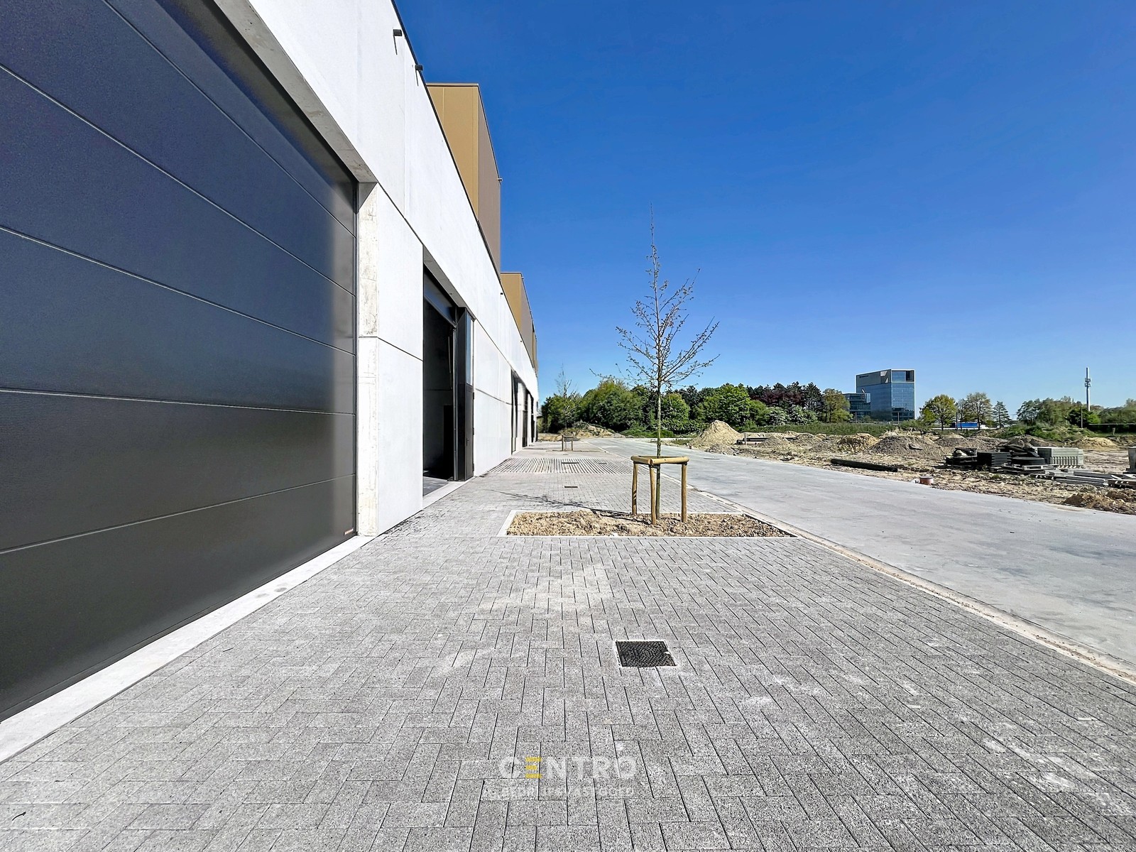 Nieuwbouw casco KMO-unit met kantoorruimte bovenop de loods en mogelijkheid tot prachtig dakterras ! - foto 4