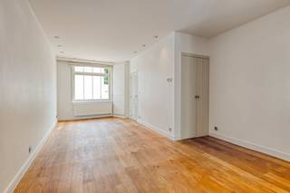 Cette propriété prête à emménager située dans la Sint-Clarastraat allie un confort de vie moderne à un emplacement extrêmement calme. Si...
