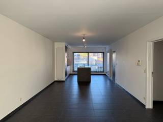 ruim en lichtrijk appartement in het centrum van Bornem. Gelegen op wandelafstand van winkels, openbaar vervoer (trein en bus) en alle...