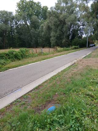 Ruime bouwgrond, geschikt voor open bebouwing. In een rustige straat, in groene omgeving en op een steenworp van het centrum van Keerbergen. 1716 m2.
Info voorschriften:
https://www.keerbergen.be/product/182/rup-hart-van-keerbergen