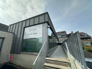 Fantastisch gelegen kantoor met een oppervlakte van 65 m² te huur langs én met visibiliteit van de bedrijvige Meensesteenweg op slechts 300 m van...