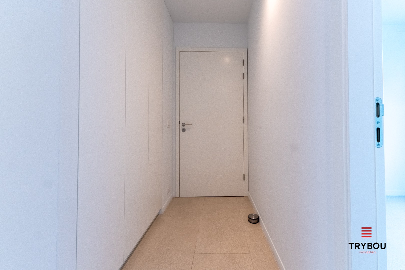 Appartement met 2 slaapkamers, garage en 2 staanplaatsen in Houthulst! - foto 2