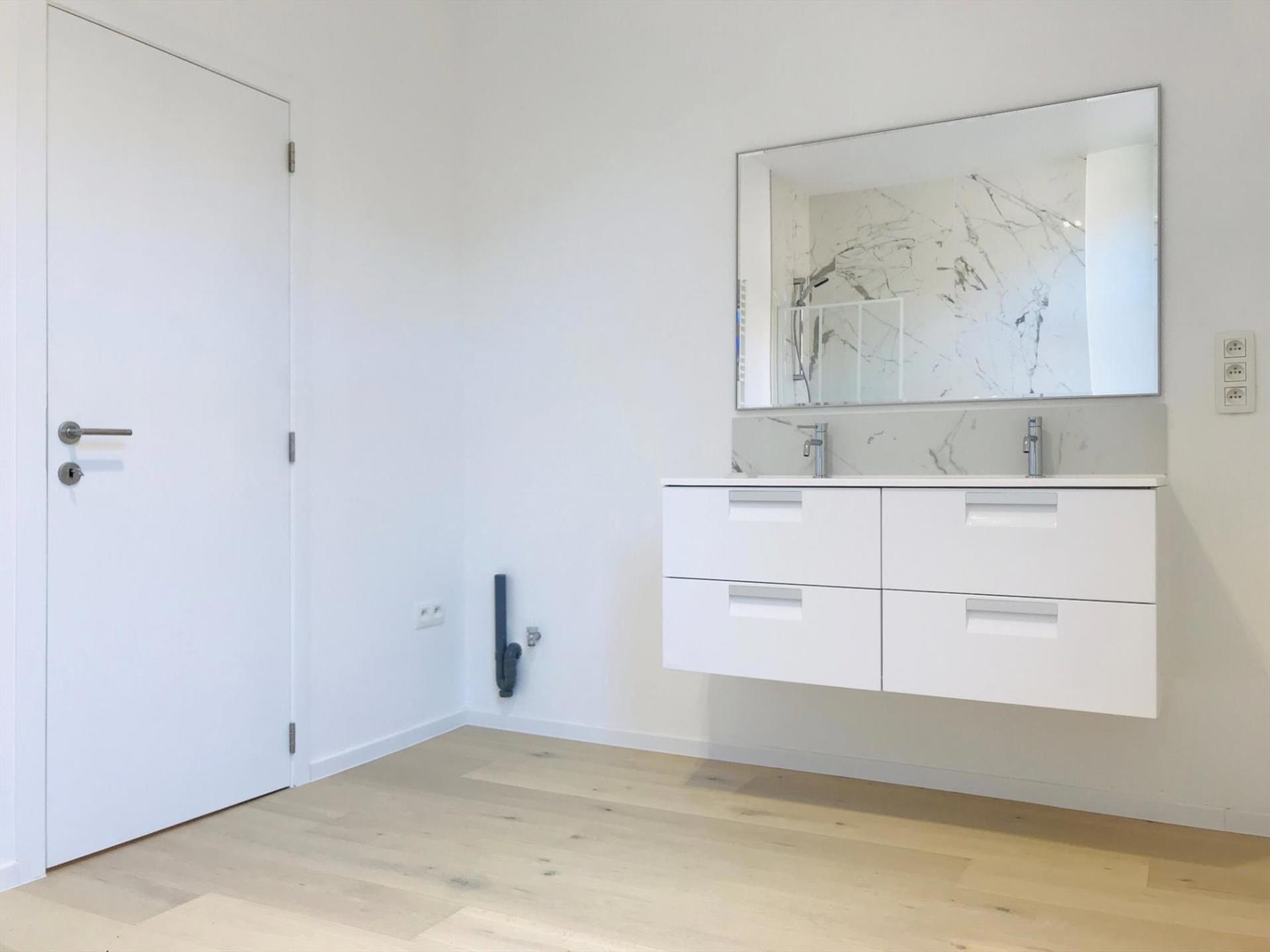 Woning met 3 slaapkamers en terras op toplocatie - foto 5