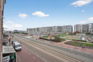 Appartement de 2 chambres exceptionnellement bien situé avec grande terrasse ensoleillée au port de plaisance de Blankenberge.En entrant dans cet...